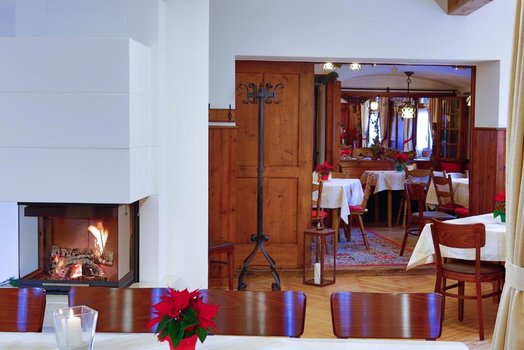 Gasthof Zum Goldenen Kreuz Wilhelmsdorf  Exterior photo