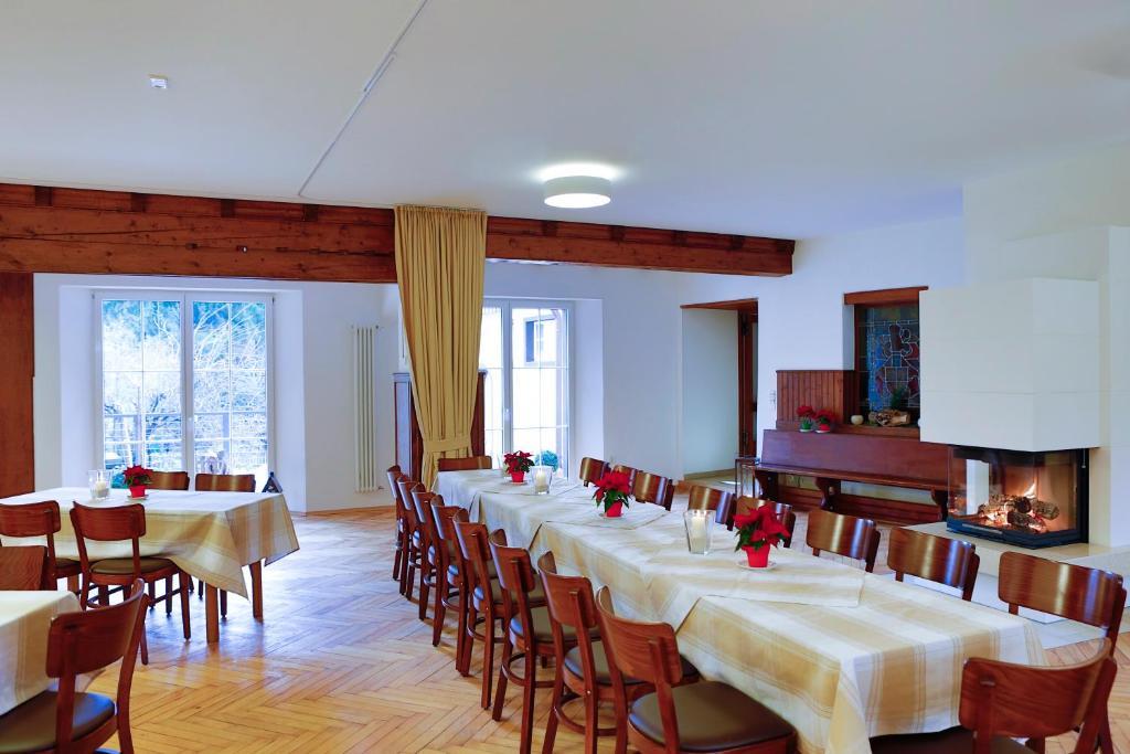Gasthof Zum Goldenen Kreuz Wilhelmsdorf  Exterior photo